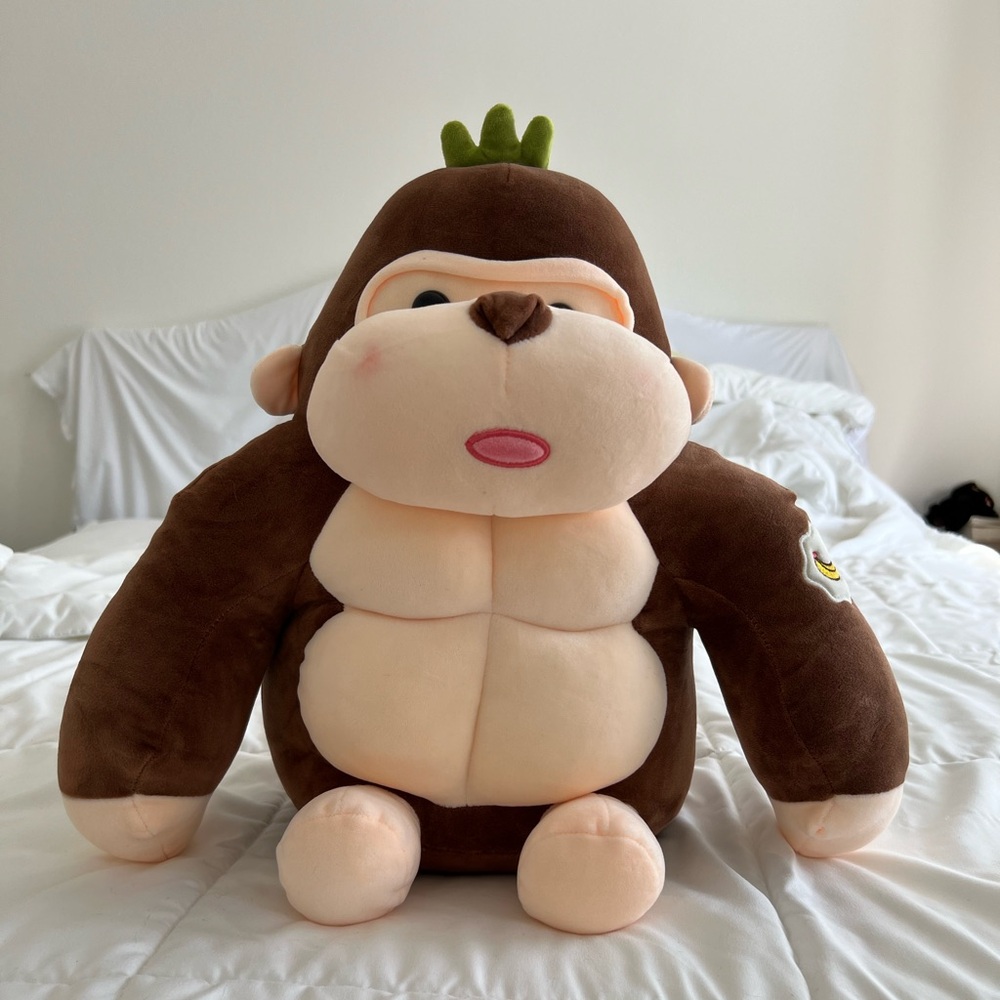 "Muscular King Kong Plush" - Picture 3 of 7